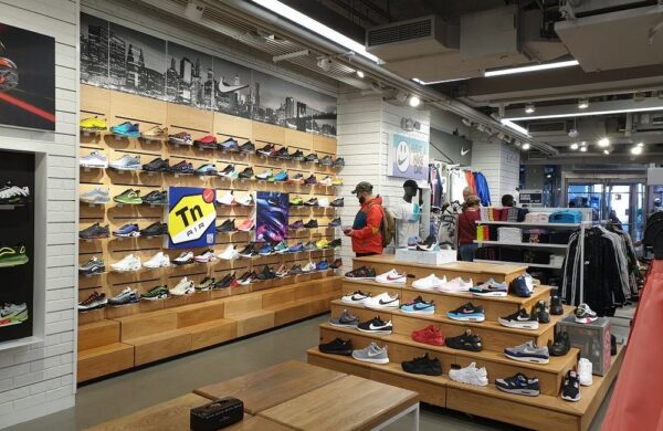 Intérieur magasin Champs Sports à New-York