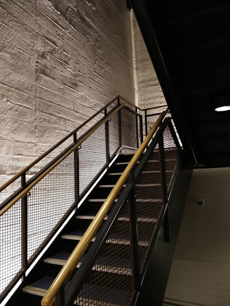 Escalier pour monter au piédestal de la statue de la Liberté