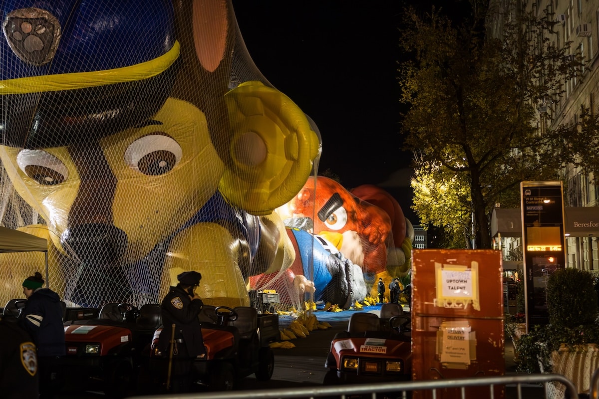 Ballons gonflés pour la parade de Thanksgiving à New York