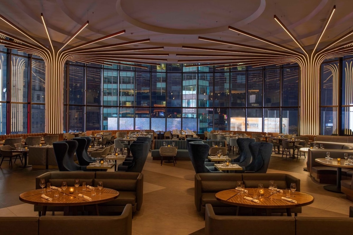 Vue de l'intérieur du restaurant The View à New York