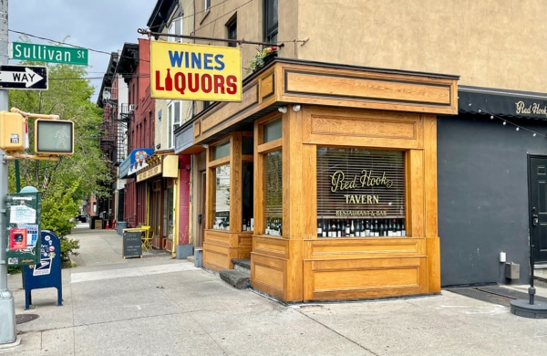 Van Brun St, rue commerçante de Red Hook à Brooklyn