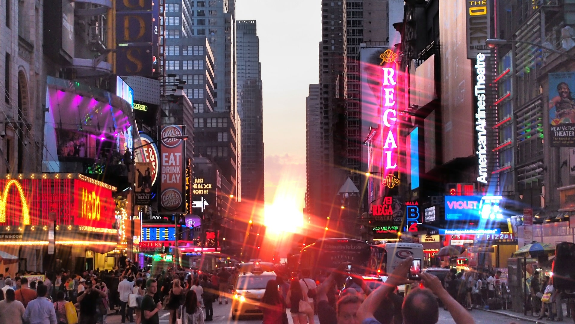 Le Manhattanhenge Magnifique Coucher De Soleil à New York