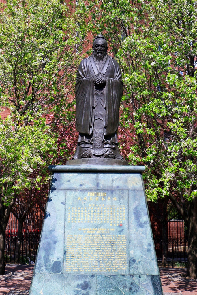 Statue de Confucius à Chinatown à New York