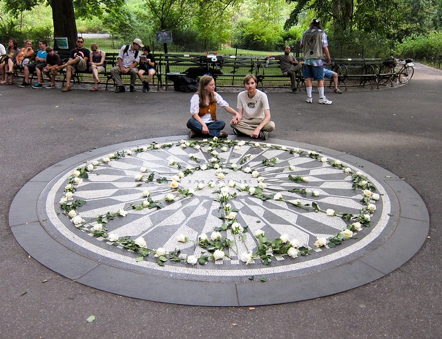 Strawberry Fields : hommage à John Lennon à Central Park