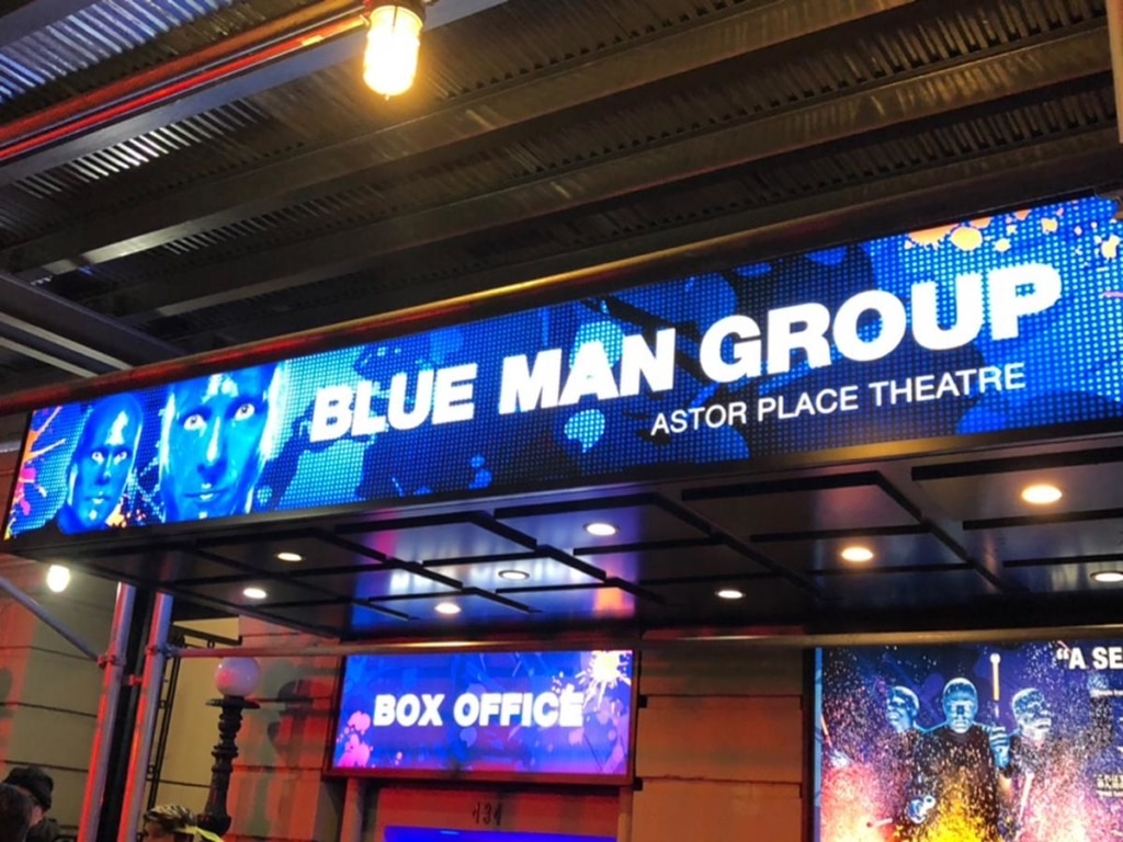Entrée de l'Astor Place Theatre