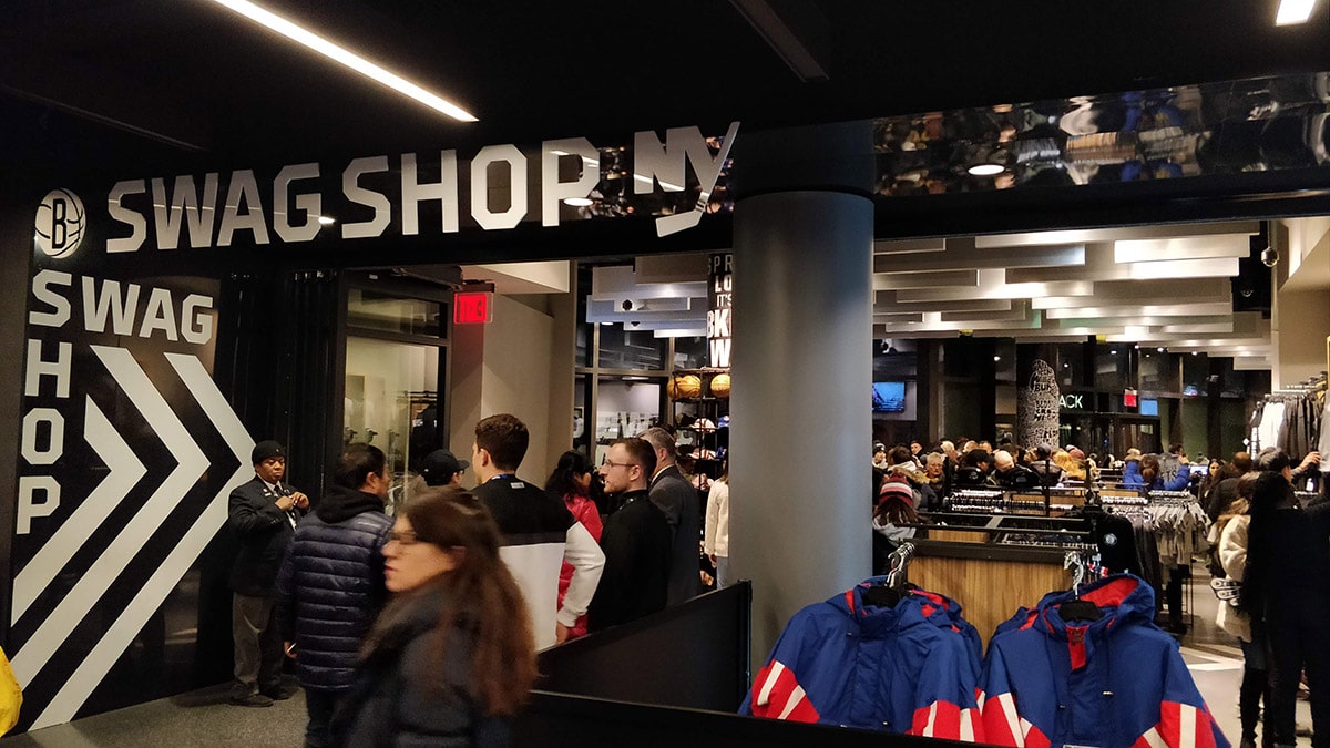 Swag Shop, la boutique des Nets de Brooklyn au Barclays Center