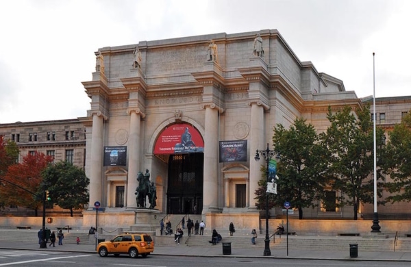 Extérieur du musée américain d'histoire naturelle de New York.