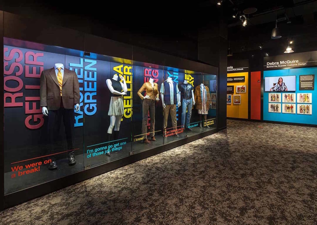 Exposition des costumes de la série Friends à New York