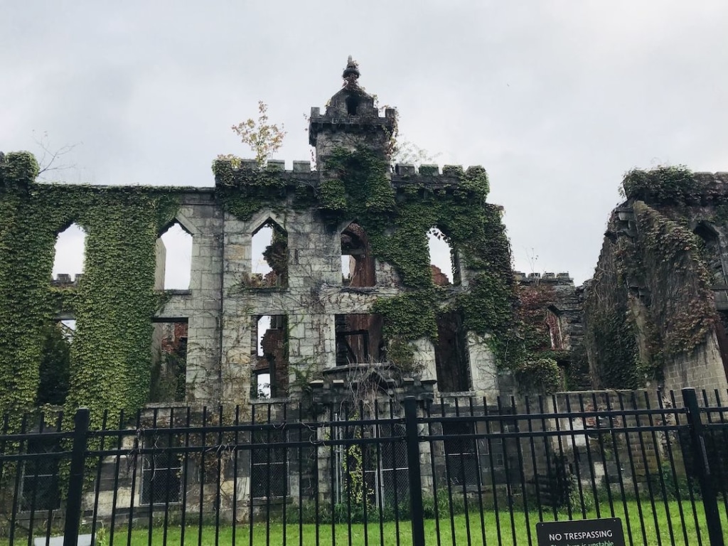 Ruines du smallpox hospital sur Roosevelt Island à New York