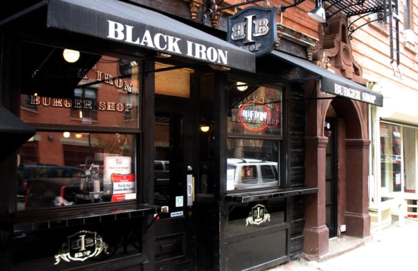 Restaurant de burger le Black Iron Burger à New York