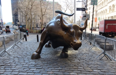 Le taureau de Wall Street ou Charging Bull en vue de face