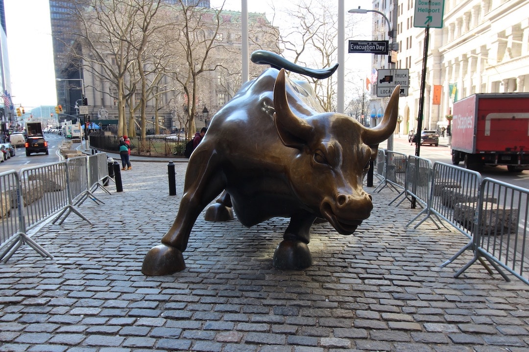 Le taureau de Wall Street ou Charging Bull en vue de face