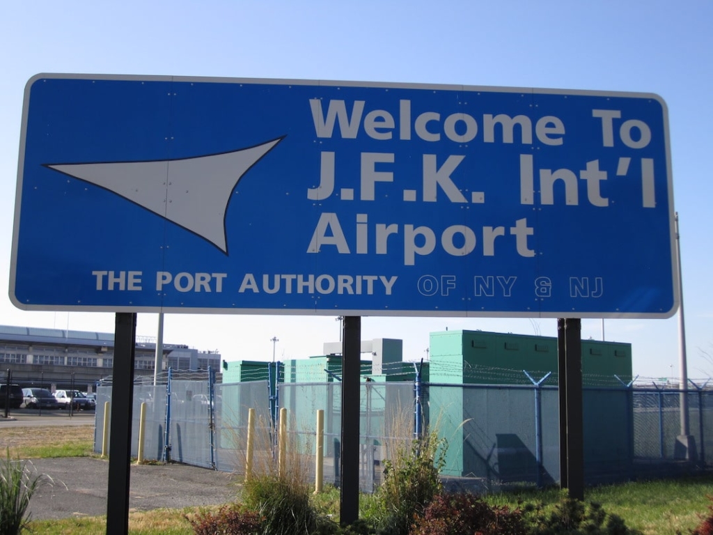 Panneau bleu aéroport JFK