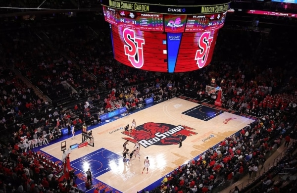 Match universitaire de basket des St John's Red Storm à New York
