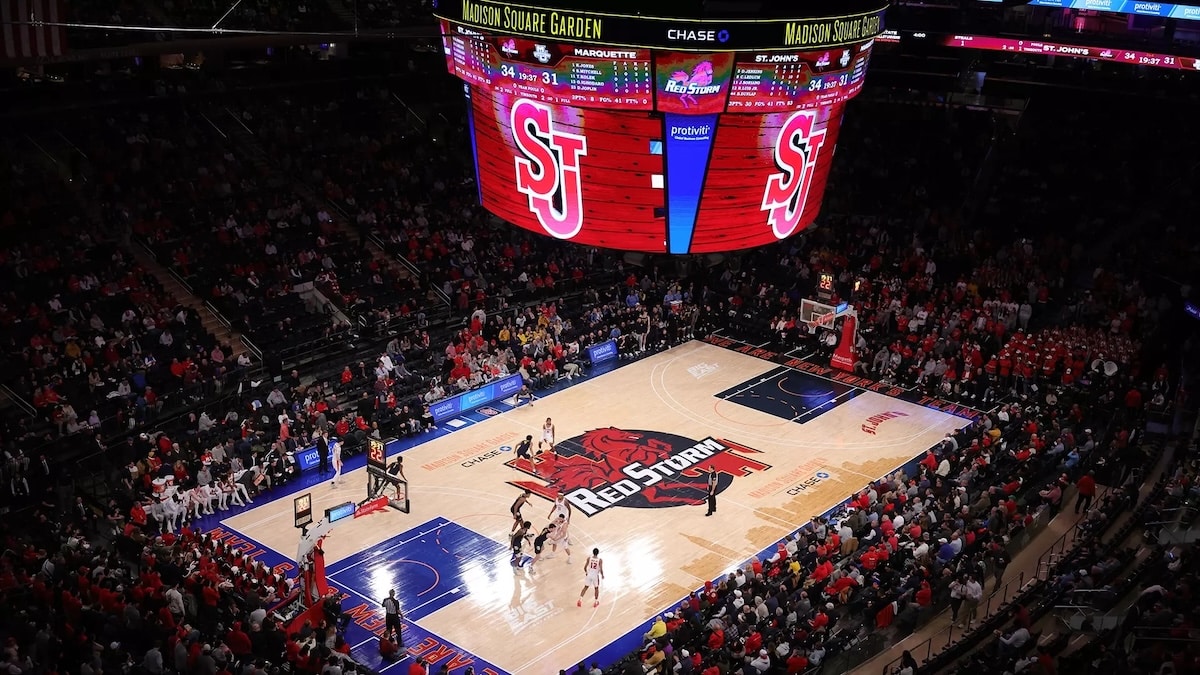 Match universitaire de basket des St John's Red Storm à New York